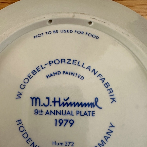 1979 Annual Hummel Plate MJ Hummel Boy Playing Horn Yellow Bird Includes Box - Picture 8 of 15